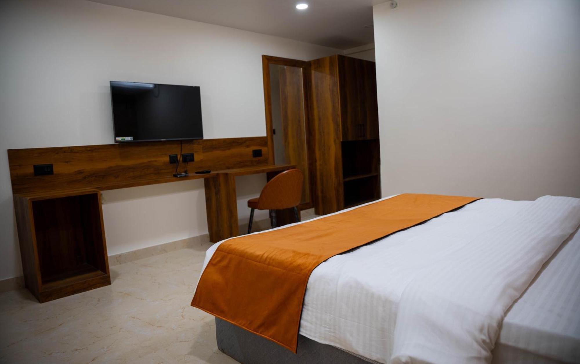 Hotel Orange Bhubaneswar Esterno foto