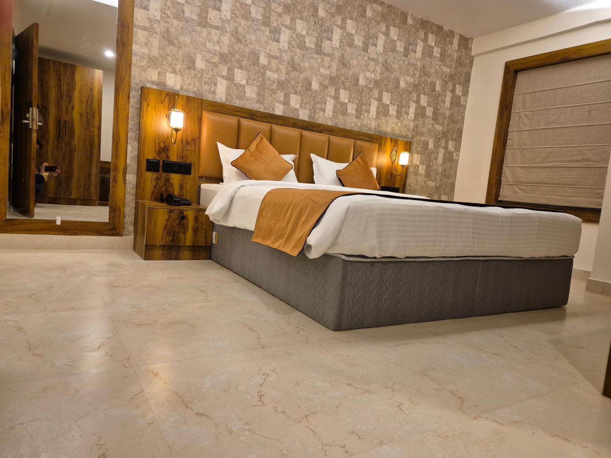 Hotel Orange Bhubaneswar Esterno foto