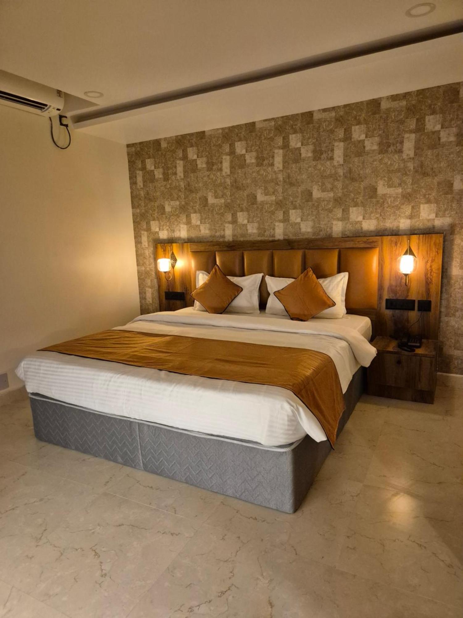 Hotel Orange Bhubaneswar Esterno foto