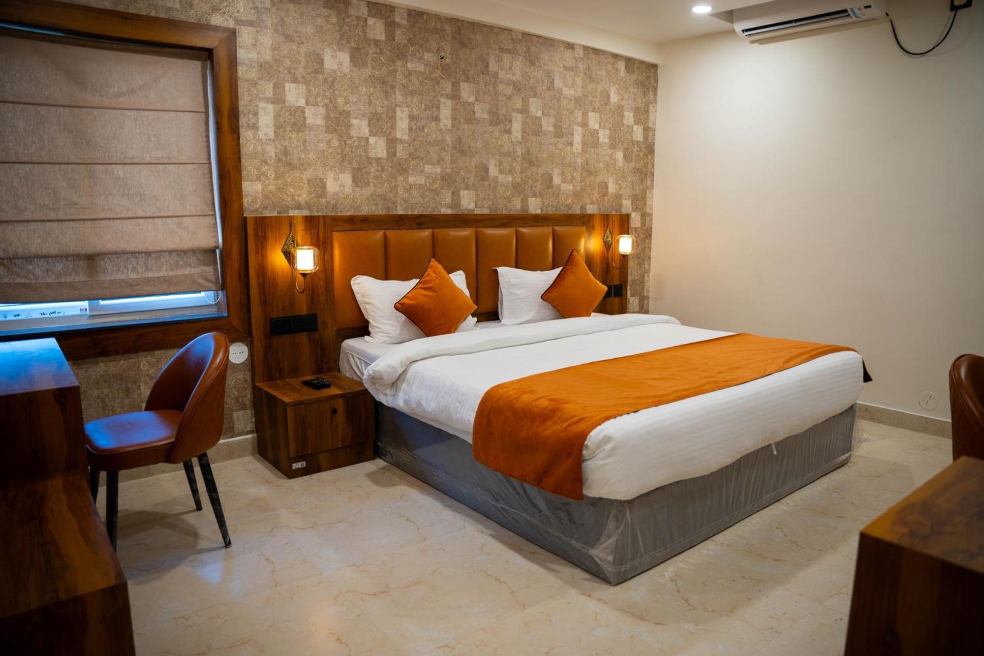 Hotel Orange Bhubaneswar Esterno foto
