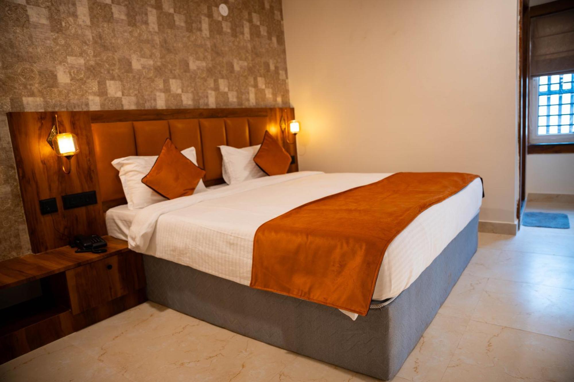 Hotel Orange Bhubaneswar Esterno foto