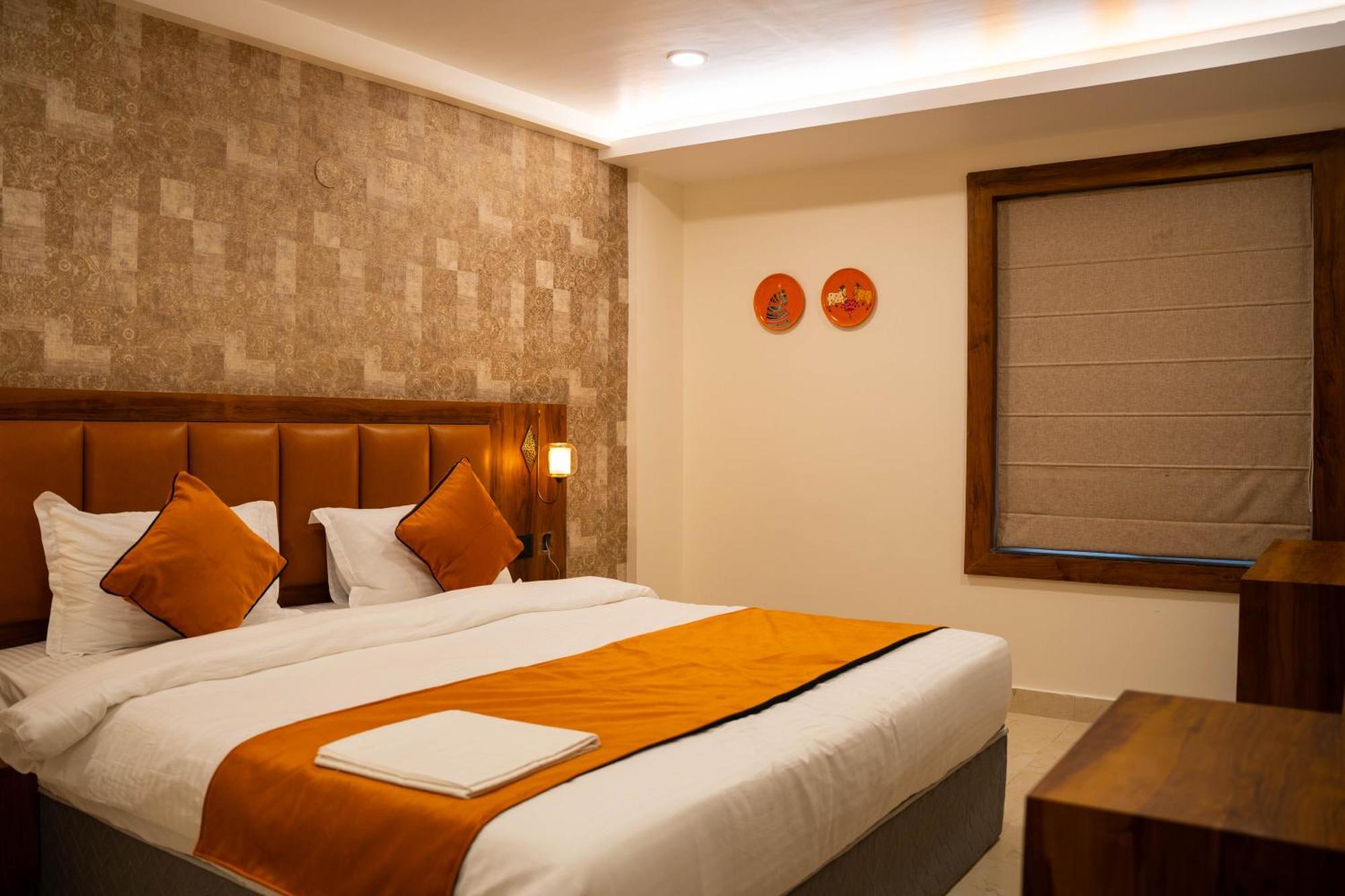 Hotel Orange Bhubaneswar Esterno foto