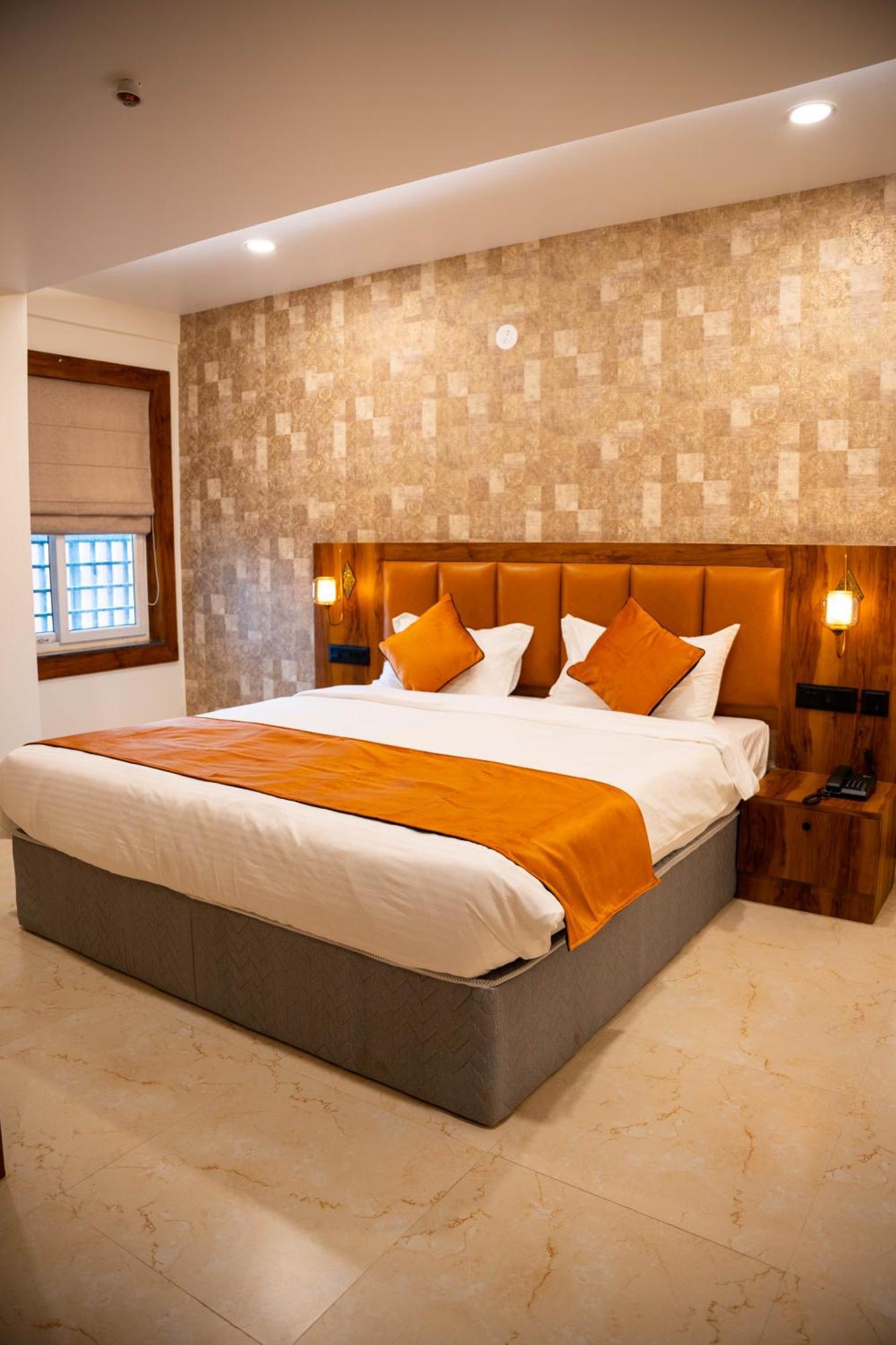 Hotel Orange Bhubaneswar Esterno foto