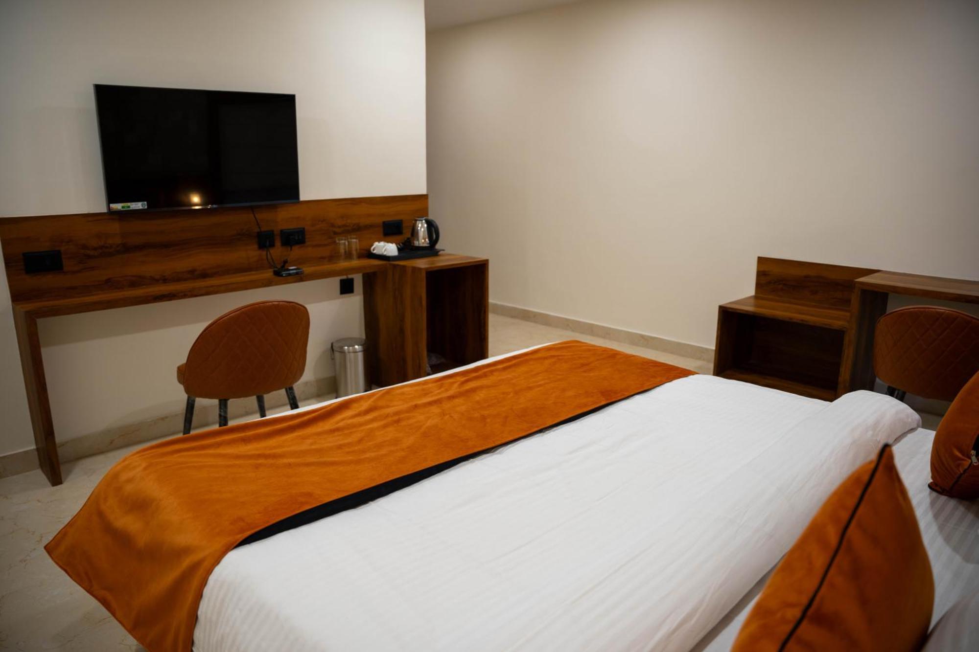 Hotel Orange Bhubaneswar Esterno foto
