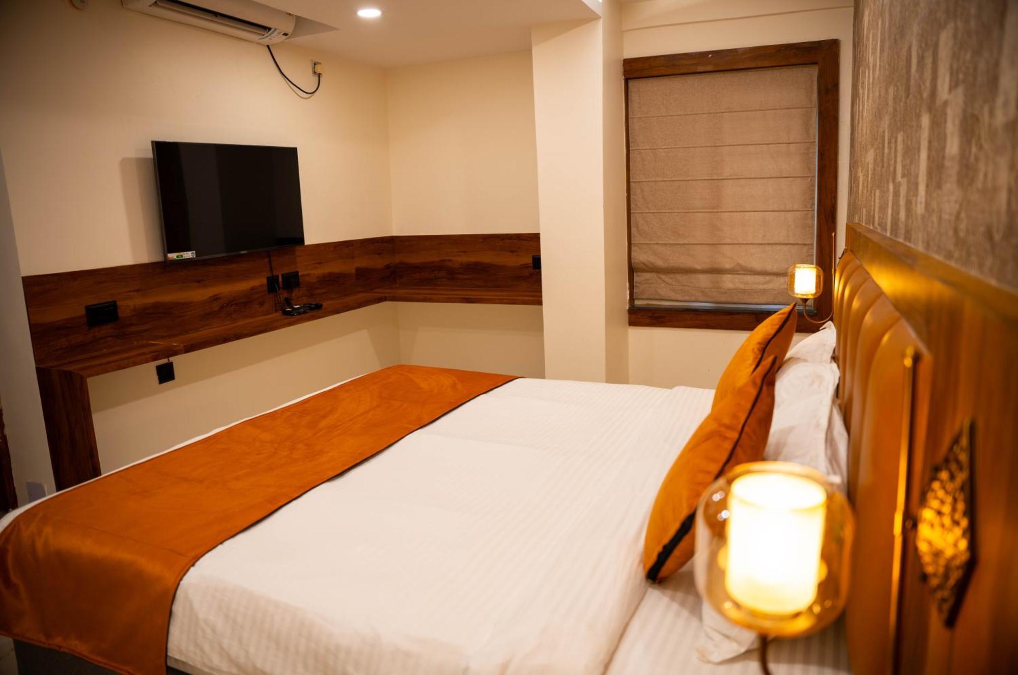 Hotel Orange Bhubaneswar Esterno foto