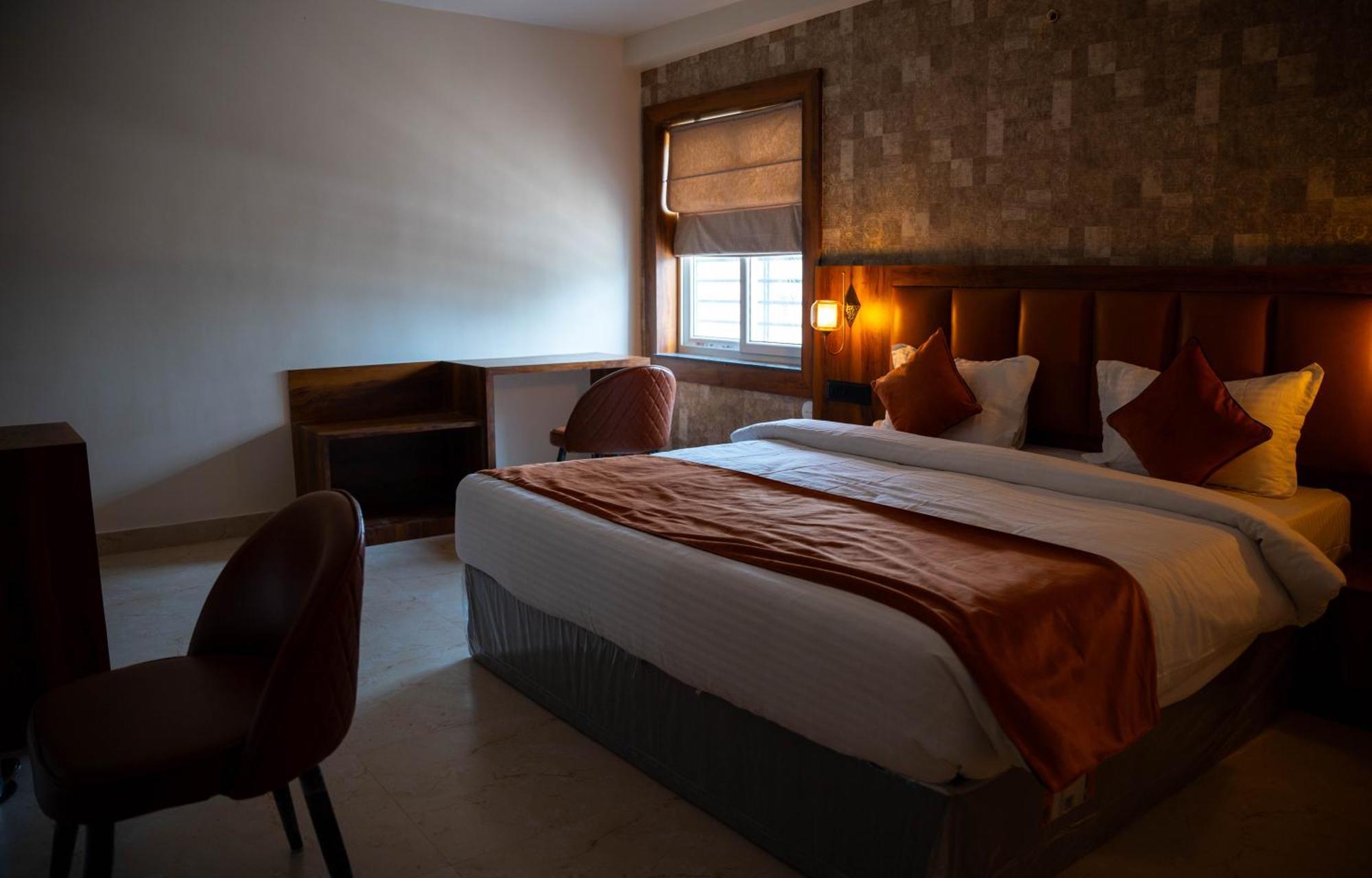 Hotel Orange Bhubaneswar Esterno foto