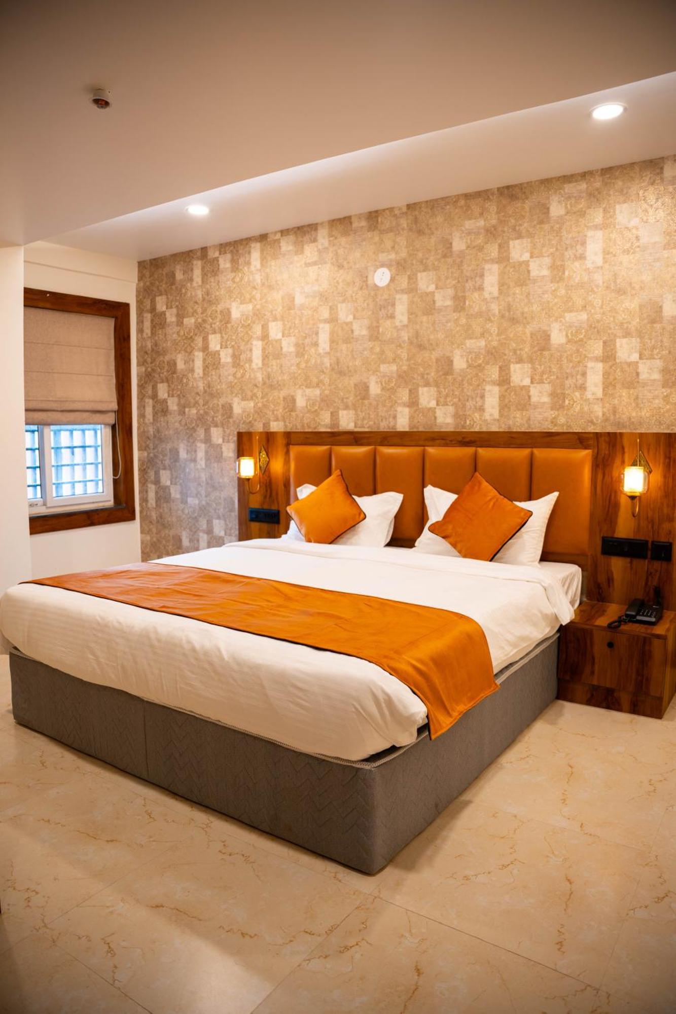 Hotel Orange Bhubaneswar Esterno foto