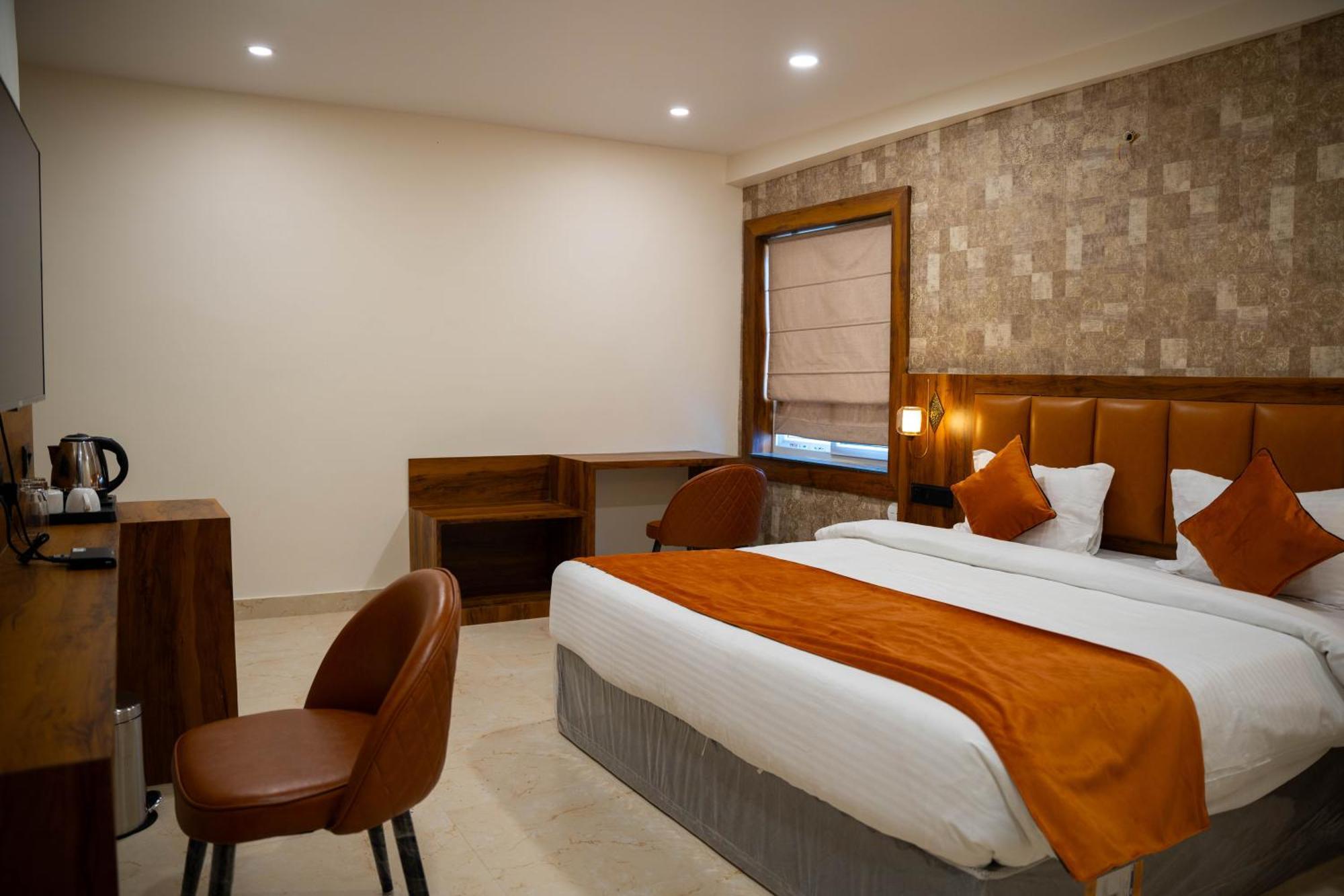 Hotel Orange Bhubaneswar Esterno foto