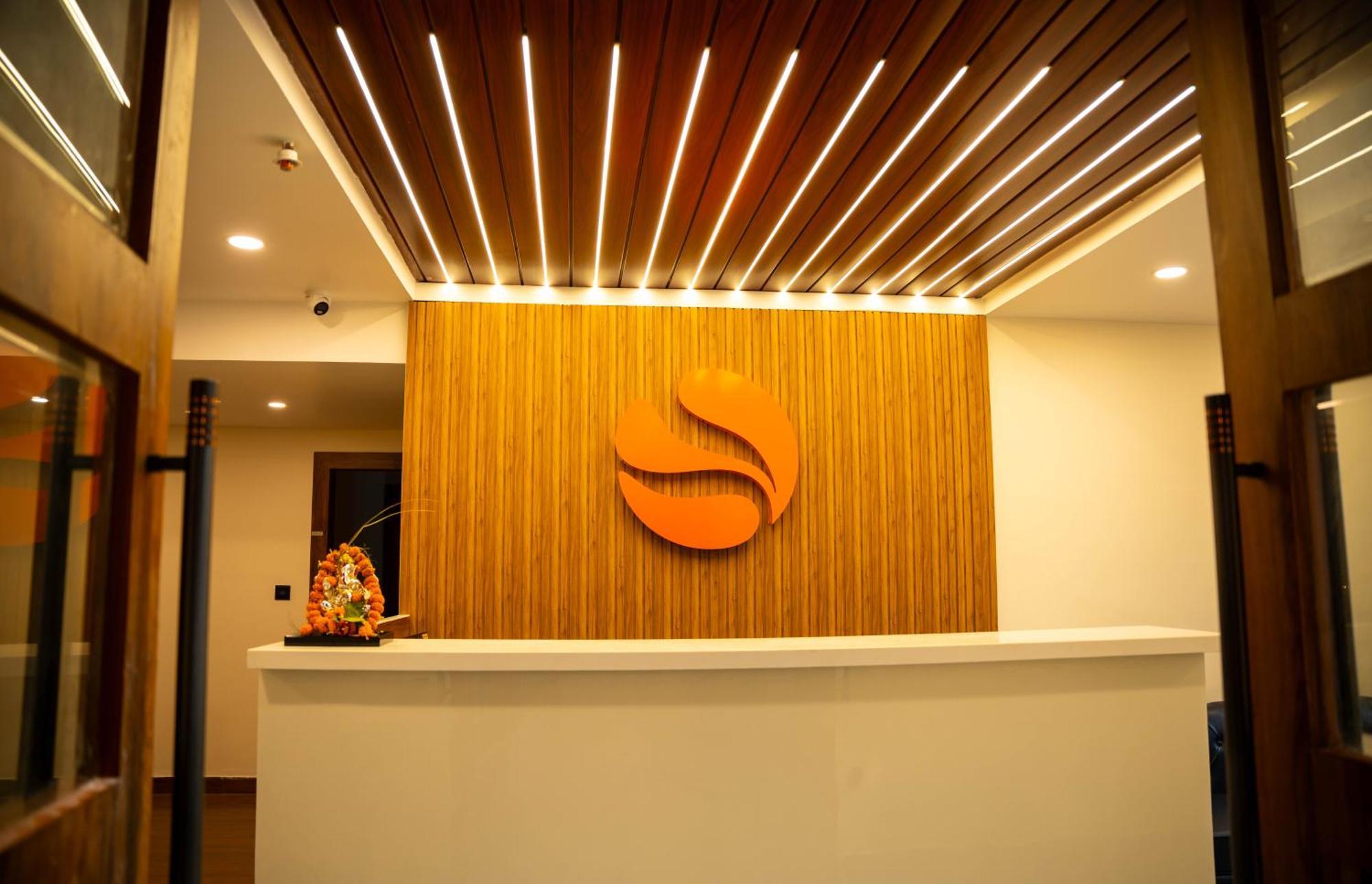 Hotel Orange Bhubaneswar Esterno foto