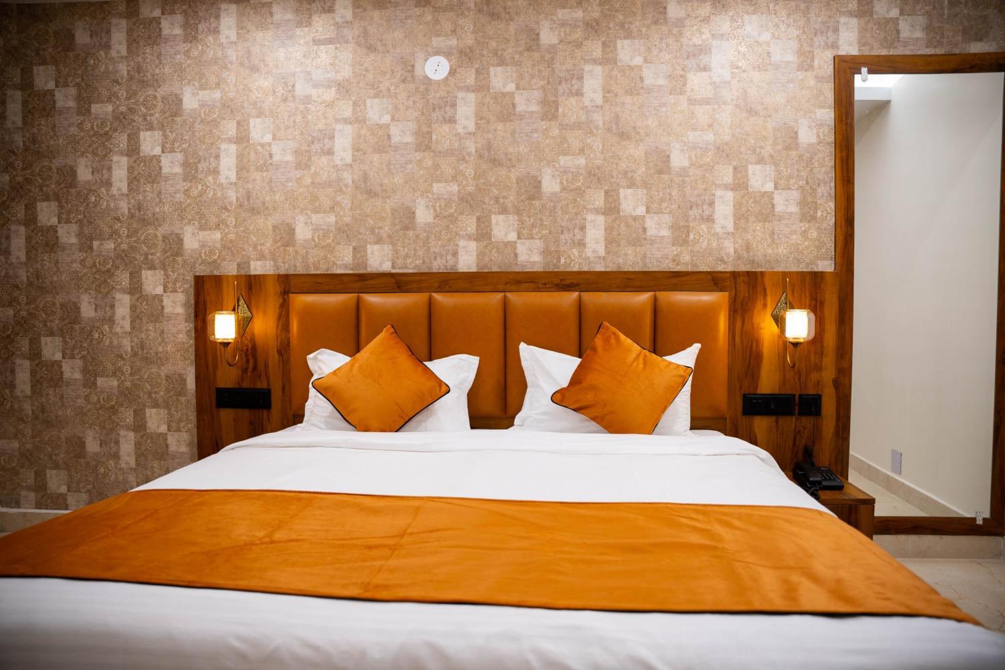 Hotel Orange Bhubaneswar Esterno foto