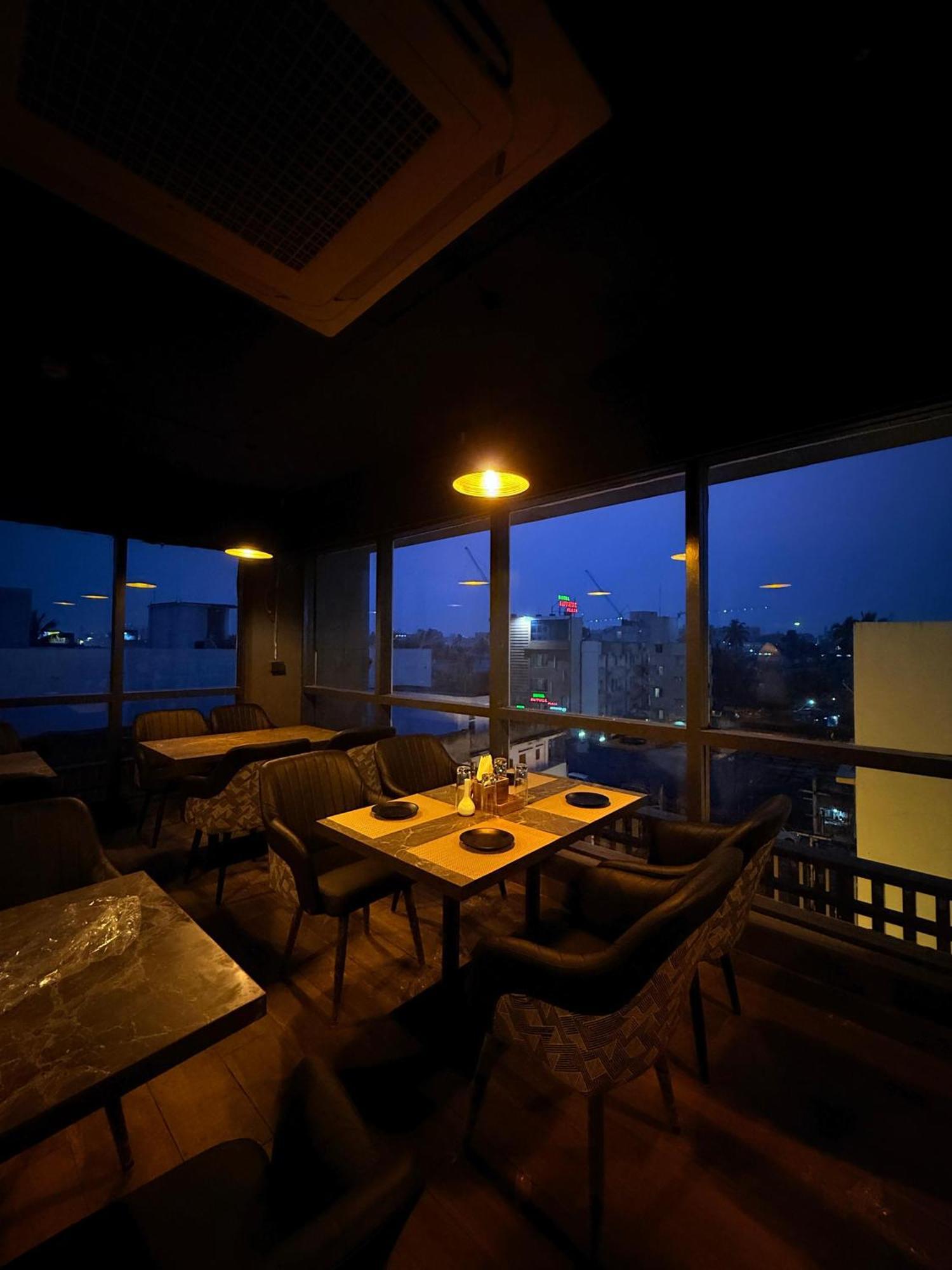 Hotel Orange Bhubaneswar Esterno foto